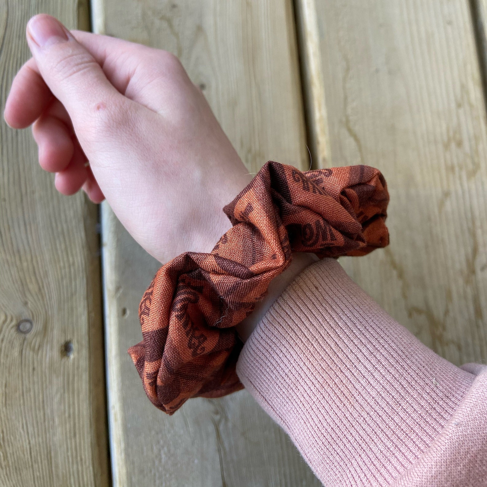 Ou Acheter Du Chocolat Wonka En France Wonka Bar Scrunchie Willie Wonka Scrunchie Barre de chocolat | Etsy