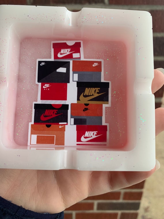 handelaar mooi Roei uit Nike Shoe Boxes Resin Art Ashtray - Etsy