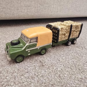 Vintage Land Rover Salt & Pepper Shakers: Farmhouse Kitchen Decor