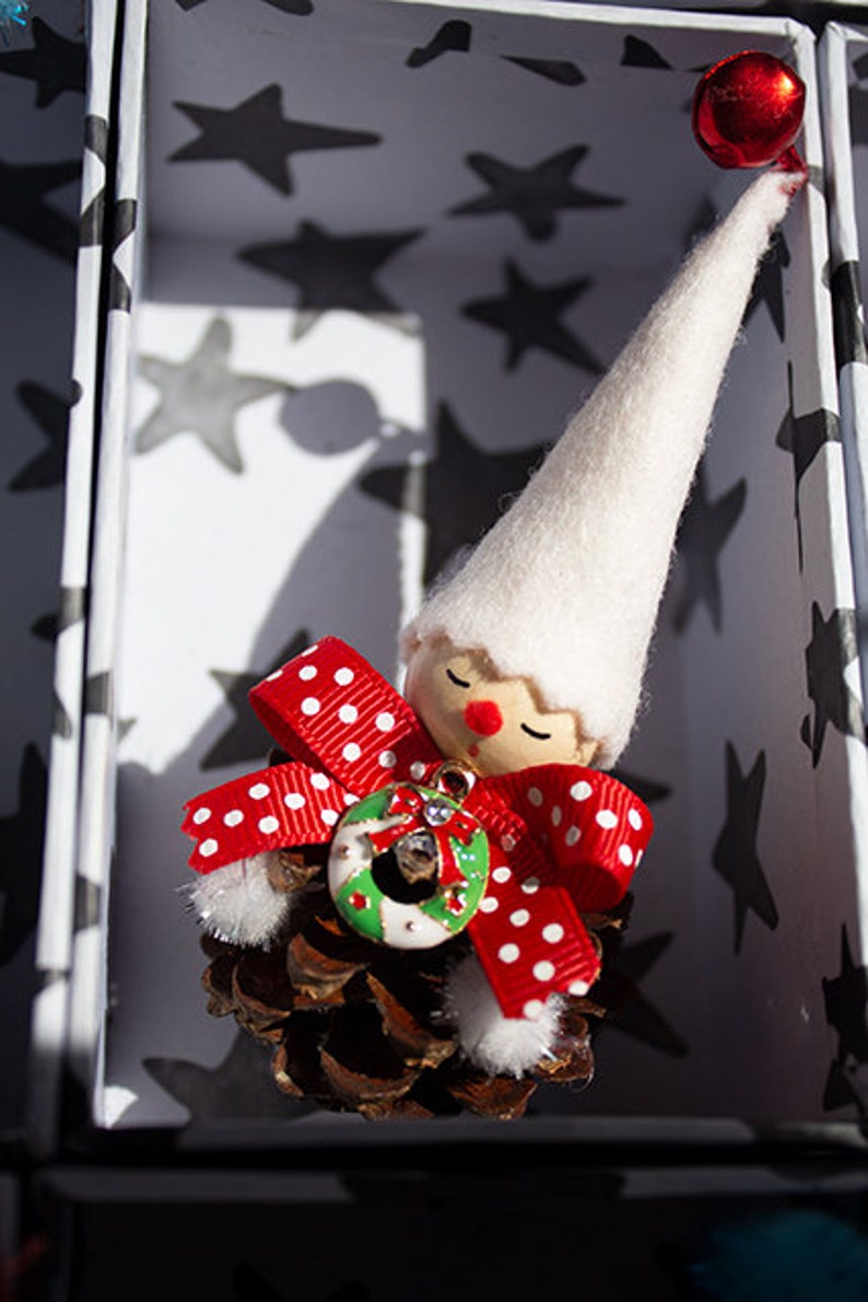 sustainable Xmas felt Christmas gnome,9 Christmas elves ornament,pine cone Christmas tree ornaments,Xmas lover gift,eco christmas ornaments