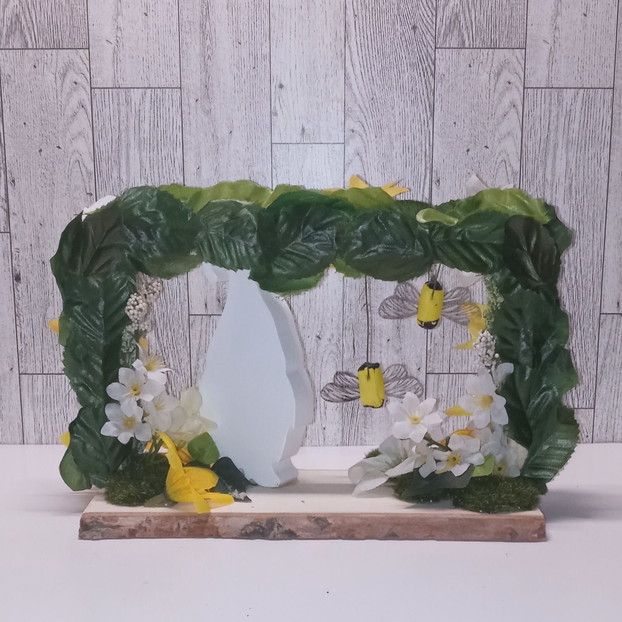 Bee Gnome Diorama | Gnome Bee Centerpiece - Etsy