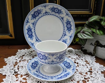 3-piece collector's table setting in genuine cobalt with floral decoration – Fine China LICHTE Porcelain, 1950s-60s, GDR/DDR