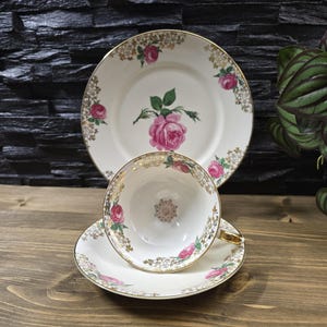 3-piece collector&#39;s set, collector&#39;s cup, Bavaria Al Ka Kunst Kronach, golden decorations with rose motif and mandala, period 1950.