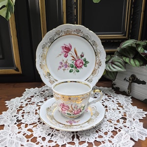 3-piece Mitterteich collectible place setting, with gold decoration & flowers – 1970s