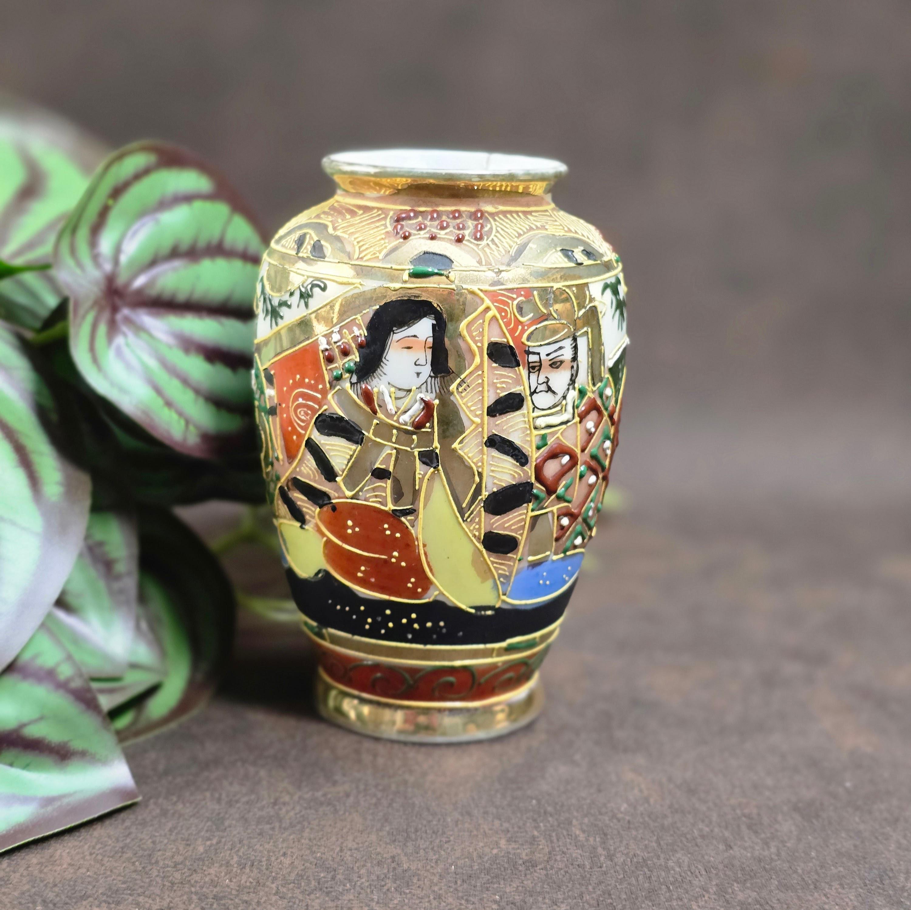 Antique Japanese Satsuma vase with figure painting and gold decoration