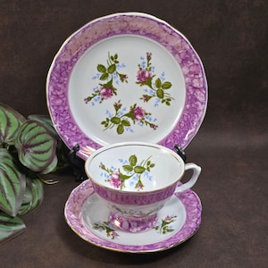 Collective table setting Chodzież Poland | Rose decoration & purple marble border | Vintage 1970s