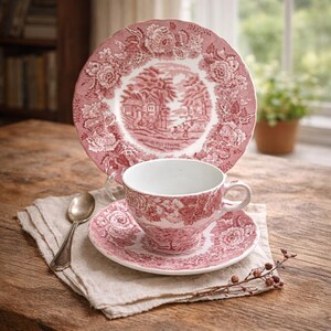 Vintage Sammelgedeck Enoch Wedgwood "Woodland" – 3-teilige Sammeltasse Rot Weiß – Englische Transferware – Cottagecore Frühstücks-Set 70er