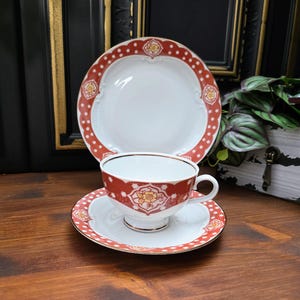 Vintage Trio Tea Service GDR – Colditz/Lettin, 1970s – Cup, saucer, cake plate with red & white floral decoration – VEB Porcelain