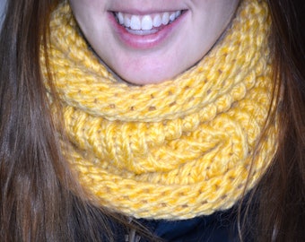 Light yellow Neck Warmer