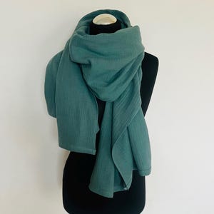 Eukalyptusfärgad muslin-bomullshalsduk, julklapp till henne, accessoarer för kvinnor, höstsjal, mjuk bomullshalsduk, överdimensionerad halsduk