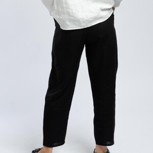 Linen black classic pants with zipper and side pockets, high waisted pants with elastic waistband at the back, comfortable pleated trousers image 6