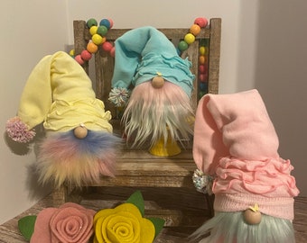 Ruffles Spring Gnomes*HandmadeGnome*SpringDecor*MulticolorBeardGnome*TieredTrayDecor*SummerGnome*EasterGnome*SpringGnome
