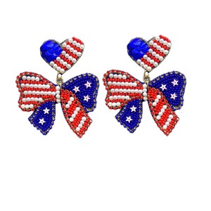 New! Beaded red white & blue earrings, Beaded American flag earrings, Beaded Memorial Day earrings, beaded Independence Day earrings