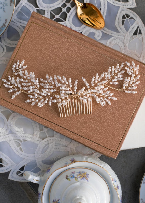White Gold Leaf Pearl Cluster Hair Comb Vintage-Inspired Bridal Accessory Ceramic White Flowers Pearl Hair comb, Bridal Gold Finish  main image 3