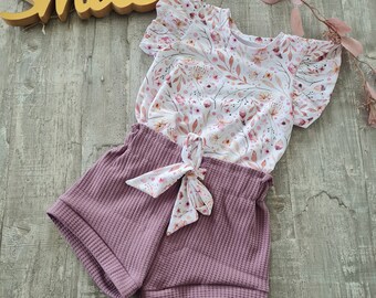 Sommerset mit Rüschenärmeln und Paperbaghose mit Schleife Kindershirt Cutieshirt Shorts Mädchen