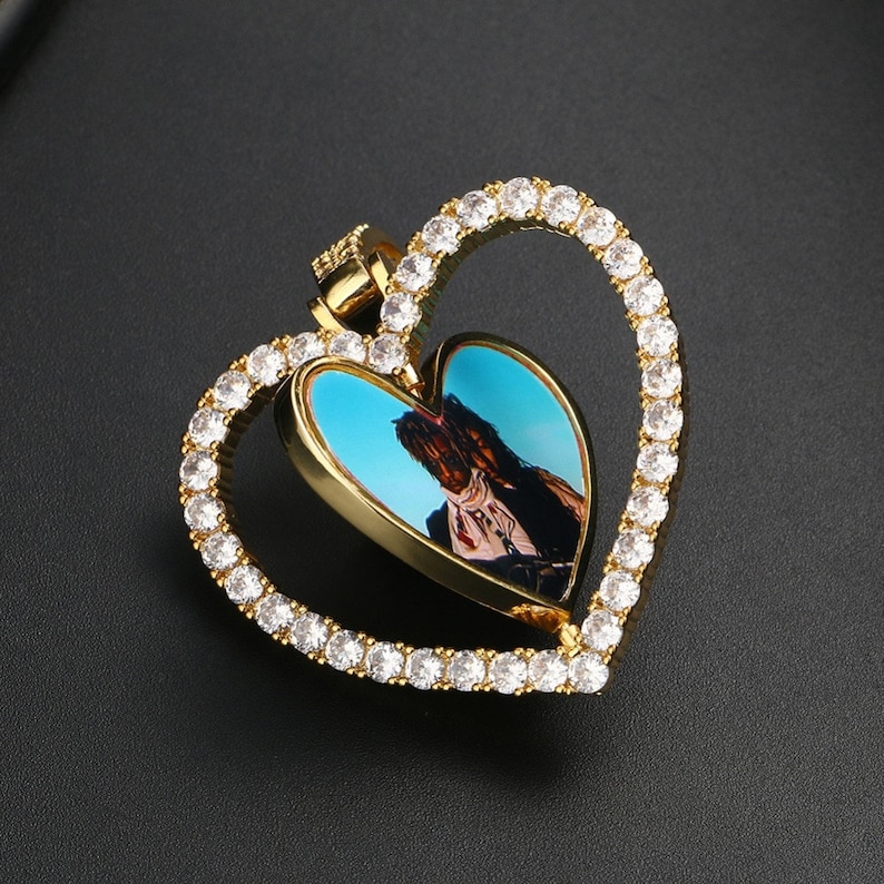 iced out spinning pendant