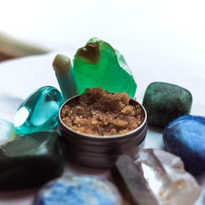 Plumping Cinnamon Lip Scrub