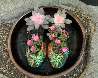 Unique Gardening A Pair of Hand Painted Artistic Natural Rubber Shoes Planter