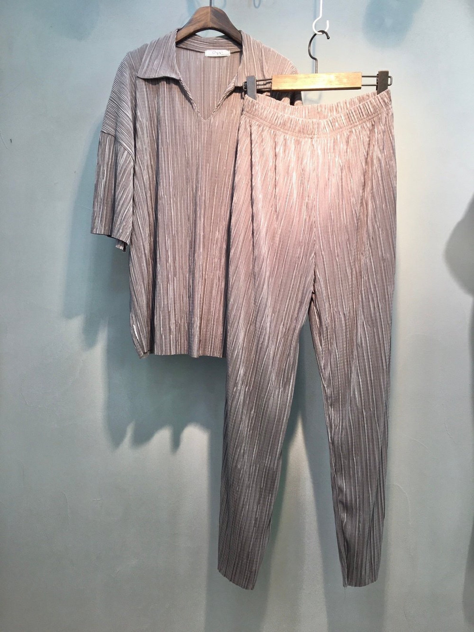 LUMINA – PLEATED TWO-PIECE SET