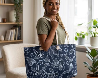 Bolso de fin de semana con estampado de peces koi / Acuarela floral azul marino