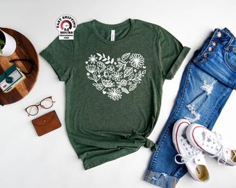 Flower Heart Tshirt, Flower Tshirt, flowers Tshirt, Plant Lady Tshirt, Floral Tshirt, Plant Mam Tshirt, Flower Tshirt Women