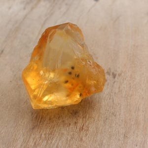 Citrine Rough Natural Polish Rough,Insect inside a Raw Citrine Rough Loose,Natural Gemstone,Citrine Loose Rough Making For Jewellry:R-137
