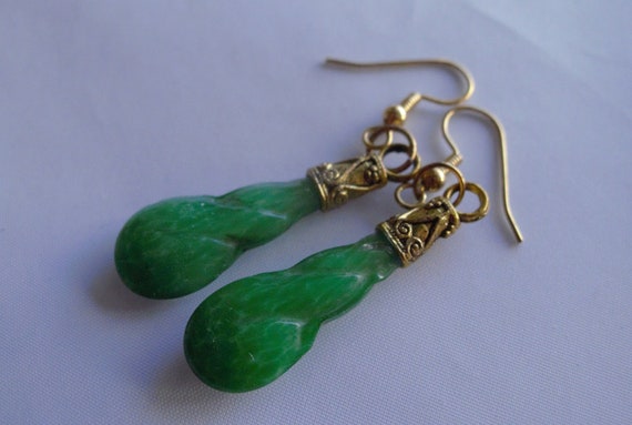 Antique Peking Glasses jadeite color  Earrings,Qi… - image 5