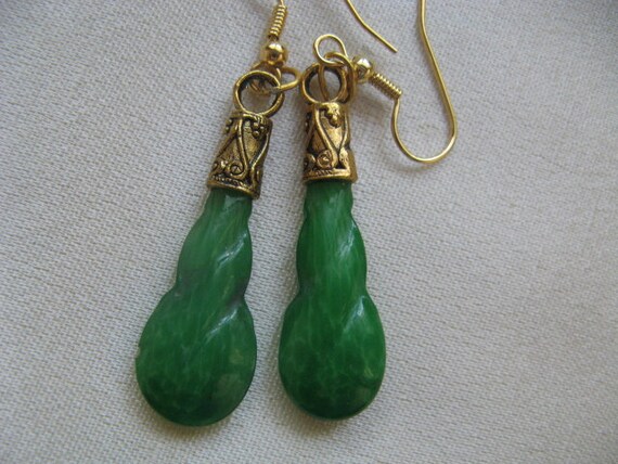 Antique Peking Glasses jadeite color  Earrings,Qi… - image 6
