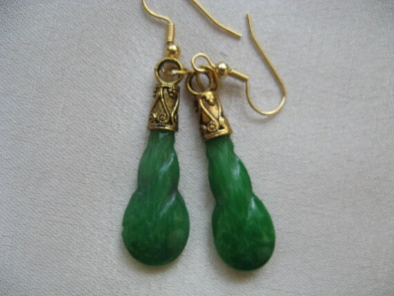 Antique Peking Glasses jadeite color  Earrings,Qi… - image 7