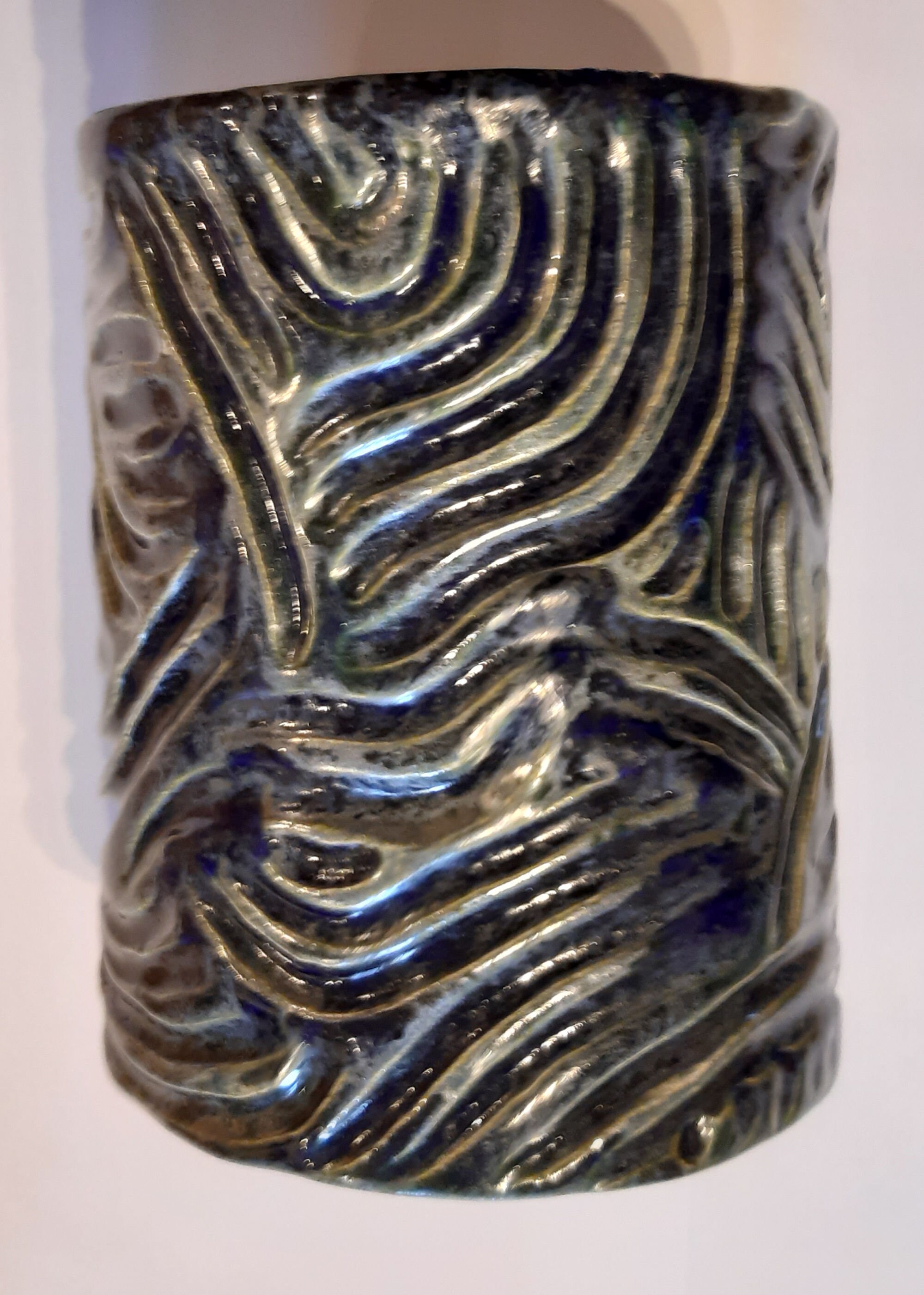 Superbe Vase Ornemental Fait à La Main et Sculpté