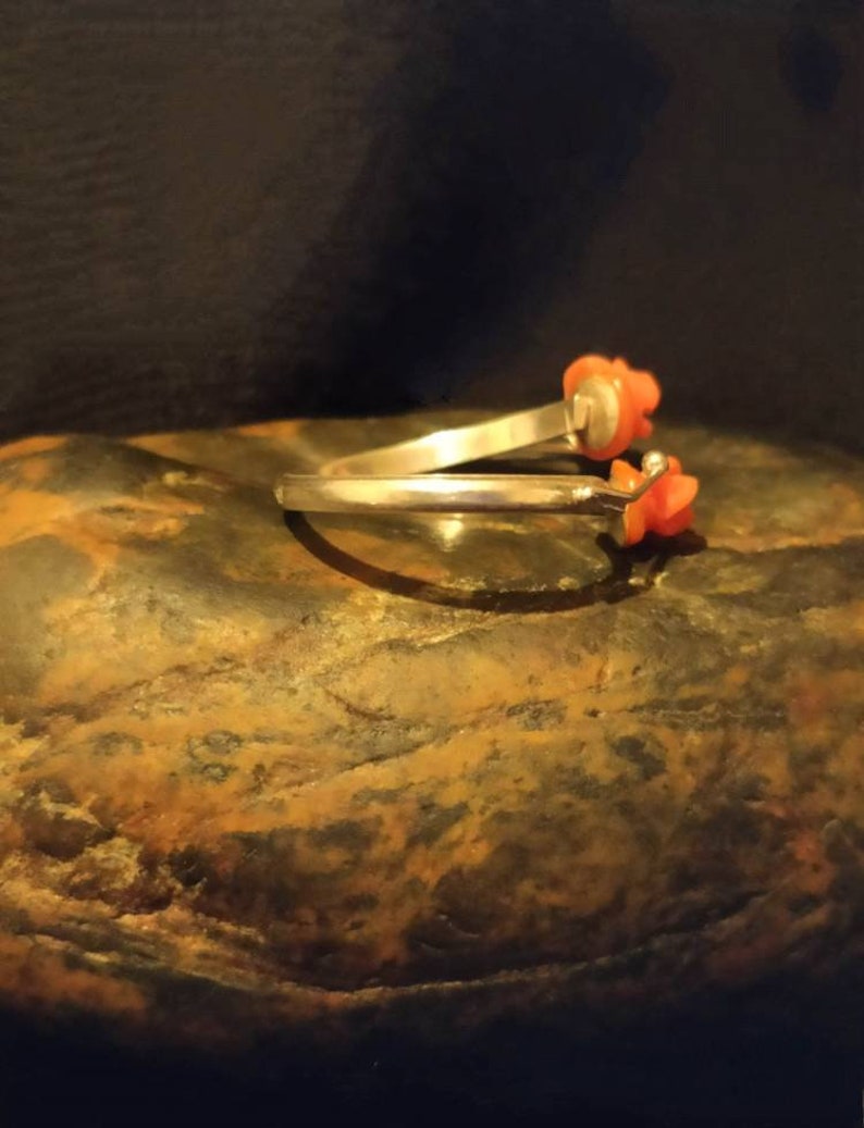 Tr\u00e8s Belle Bague Vintage Ancienne En Argent Massif 835 Et Roses De Corail Rose Sculpt\u00e9