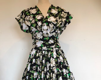 1950's Vintage Rose Print Dress - Original Vintage Sewing Pattern - Sz 12Aus (approx)