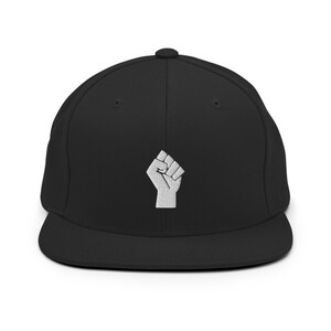 Boné BLM punho Snapback Black Lives Matter Fist snapback