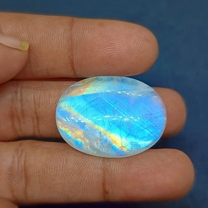 AAA White Rainbow Moonstone Cabochon: Oval Gemstone, 42 Carat (25X33X5.5mm)