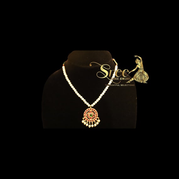 Red hotsell stone necklace