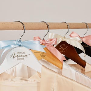 Grucce personalizzate per la sposa, grucce per abiti da sposa, grucce antiscivolo personalizzate per damigelle d'onore, regali per damigelle d'onore