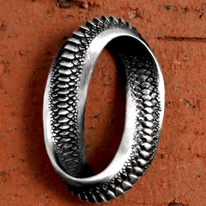 mobius pendant