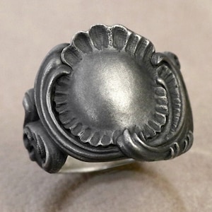 Rococo Ring 3