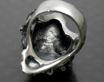 Eleven Skull Ring - Etsy