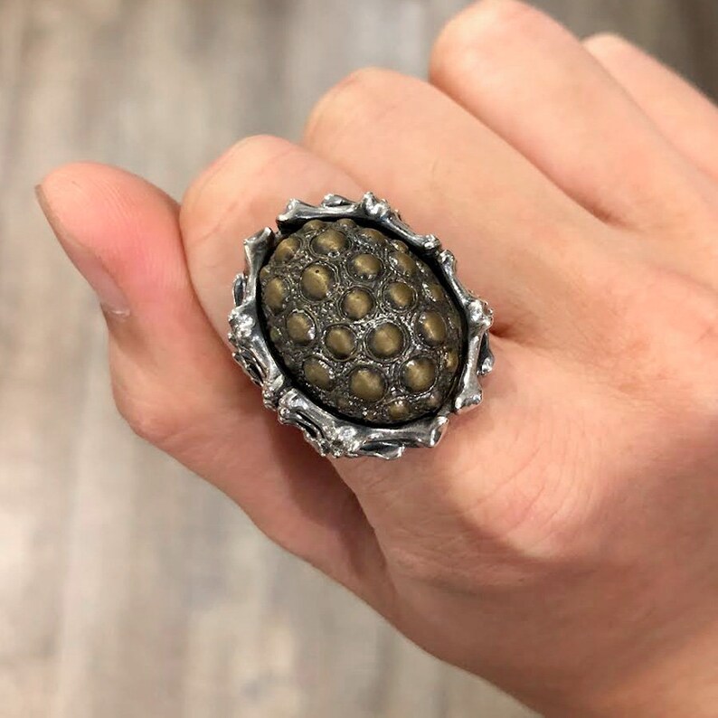 Creature Rib Ring / SFD-R-130 | Etsy