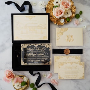 Hochzeitseinladungsbox - Schwarzer Samt - Acryleinladung in Samtbox - Mit individuellem Hochzeitslogo oder Hochzeitsmonogramm