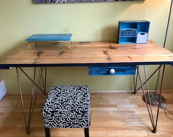 Designer Schreibtisch aus alter  Scheunentür