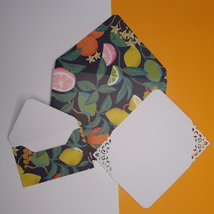 Conjunto de envelopes e papel de carta: "Citrinos na selva" | envelopes e cartão | coleção selva fruta exótica, kit tropical, toranja, lima