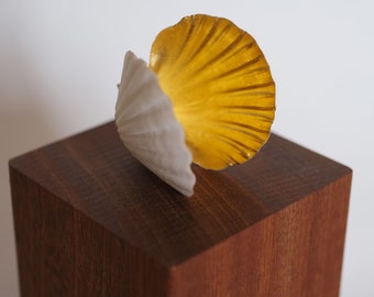 Concha de oro con pedestal - caoba - altar, oración - mejor regalo de Navidad