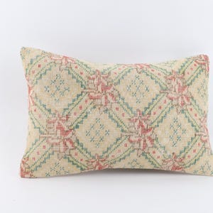 Decorative Throw Pillow, 16x24 Kilim Pillow Cover, Turkish Kilim Pillow, Handwoven Kilim Pillow, Vintage Kilim Pillow, Cushion Cover