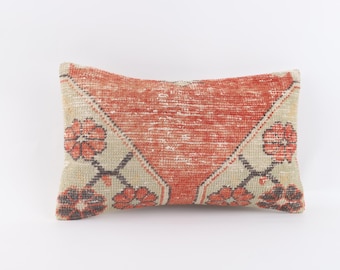 Vintage Turkish Kilim Pillow Cover: Bohemian Wool Throw Pillow (12x20)