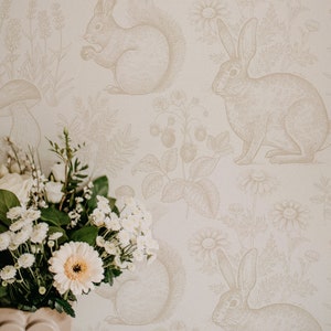 Wallpaper von Waldwesen. Mandel. Jahrgang. Peel + Stick Wallpaper und traditionelle Optionen. Mehrere Farben. 62 cm.*