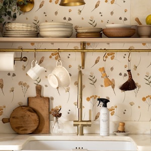 Hahnenfuß Felder Wallpaper. Abnehmbares Peel and Stick + Traditionelle Optionen. 32 cm Durchmesser. *
