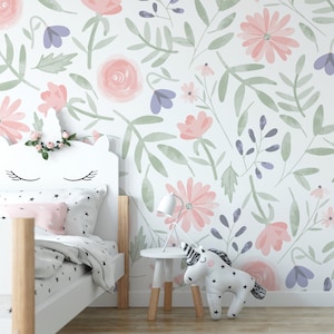 Papel de parede/mural do berçário. Aquarela Floral. Opções de papel de parede tradicional e descascado e colado. Parede de destaque. 100&quot; Repetição. Atualizado