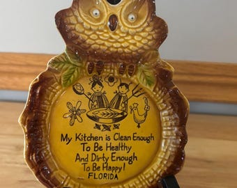 Vintage 1970s Ceramic Spoon Rest Wall Plaque Owl with Googly Eyes and a Florida "kitchen prayer"